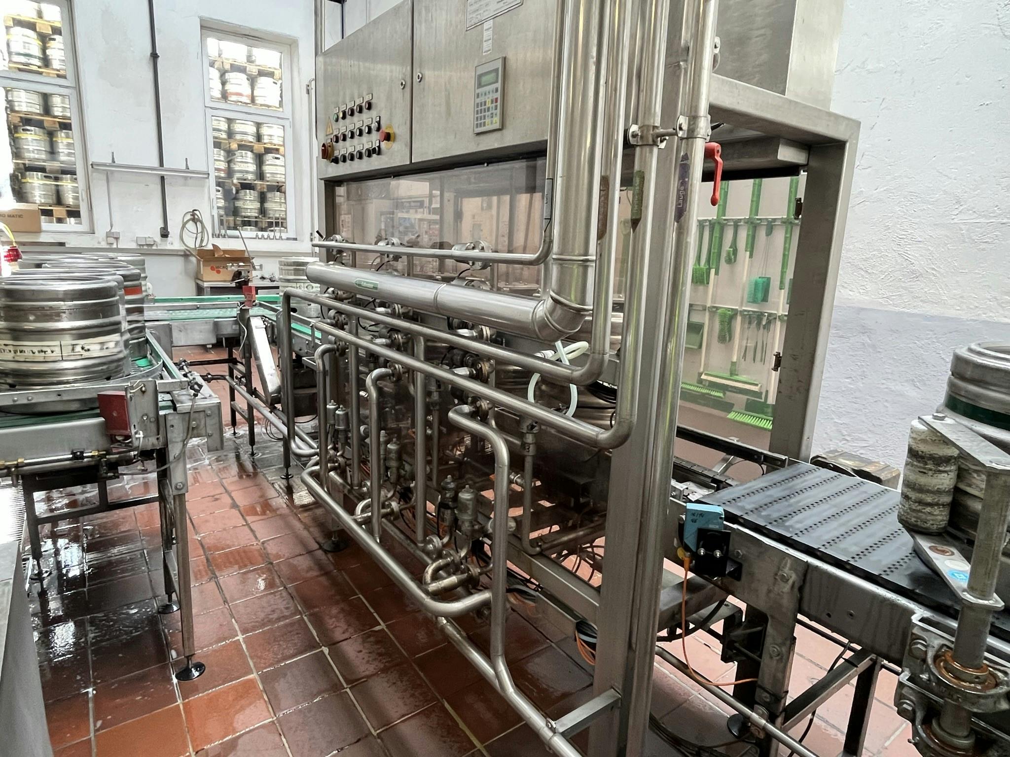 Sala di lavoro of C.A. NEUBECKER 100 KEG/ h 